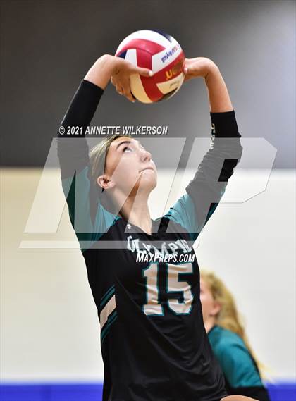 Thumbnail 1 in Bishop Moore vs. Olympia (Nike Tournament of Champions) photogallery.
