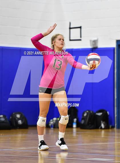 Thumbnail 3 in Bishop Moore vs. Olympia (Nike Tournament of Champions) photogallery.
