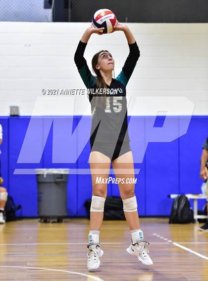 Thumbnail 3 in Bishop Moore vs. Olympia (Nike Tournament of Champions) photogallery.