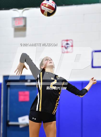 Thumbnail 3 in Bishop Moore vs. Olympia (Nike Tournament of Champions) photogallery.