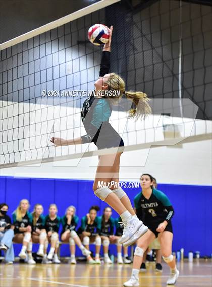 Thumbnail 2 in Bishop Moore vs. Olympia (Nike Tournament of Champions) photogallery.