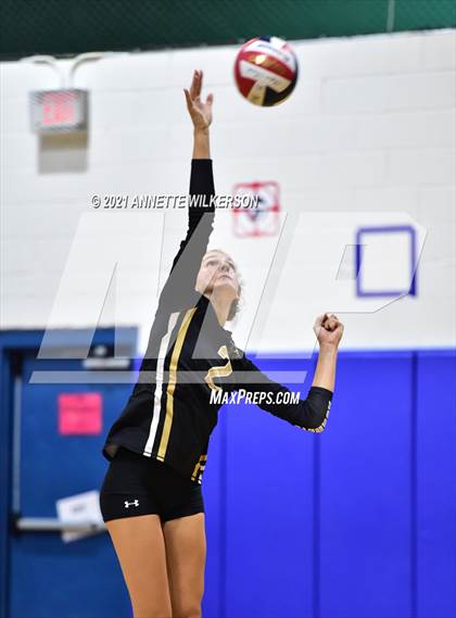 Thumbnail 1 in Bishop Moore vs. Olympia (Nike Tournament of Champions) photogallery.