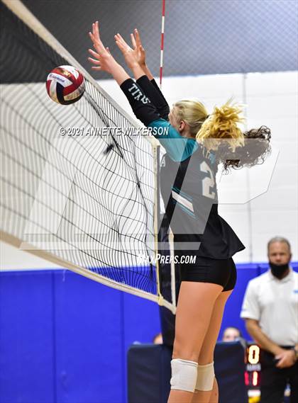 Thumbnail 1 in Bishop Moore vs. Olympia (Nike Tournament of Champions) photogallery.