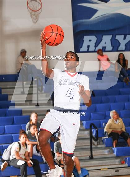 Thumbnail 1 in Atascocita vs. Manvel (McDonald's Texas Invitational) photogallery.