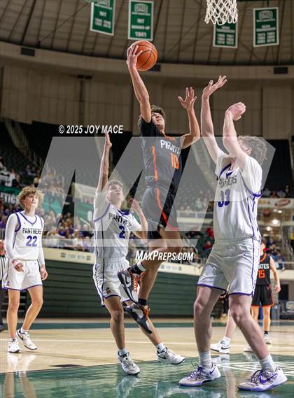 Thumbnail 1 in Chesapeake vs Wheelersburg (OHSAA DV District Final) photogallery.