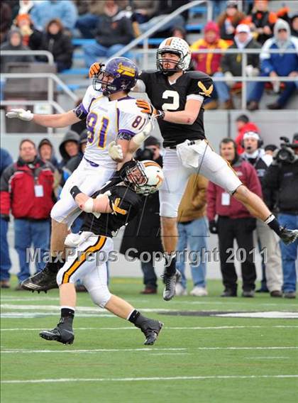 Thumbnail 2 in Lancaster Catholic vs. Tyrone (PIAA Class AA Final) photogallery.