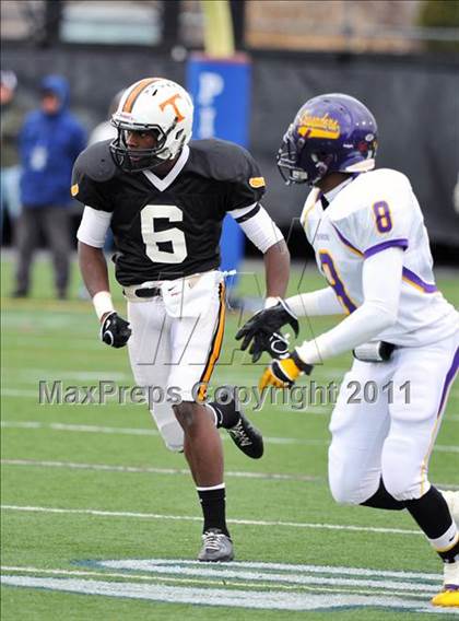 Thumbnail 3 in Lancaster Catholic vs. Tyrone (PIAA Class AA Final) photogallery.