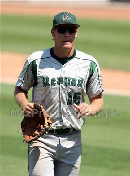 Thumbnail 3 in Reagan vs. Westlake (Class 5A Region 4 Final) photogallery.