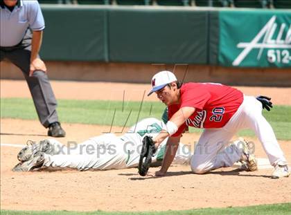 Thumbnail 3 in Reagan vs. Westlake (Class 5A Region 4 Final) photogallery.