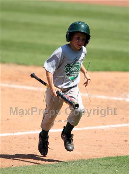 Thumbnail 3 in Reagan vs. Westlake (Class 5A Region 4 Final) photogallery.