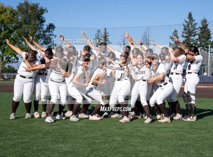 Thumbnail 3 in Saint Francis vs. Salinas (CIF CCS Open Division Semifinal) photogallery.