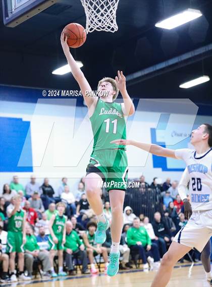 Thumbnail 3 in Bishop Grimes vs Bishop Ludden photogallery.