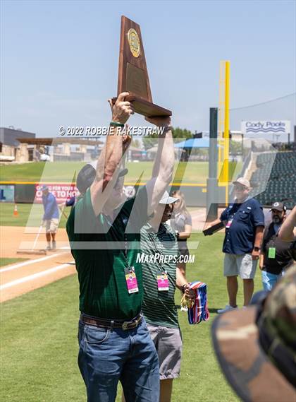 Thumbnail 1 in Valley Mills vs. Shiner (UIL 2A Baseball Final) photogallery.
