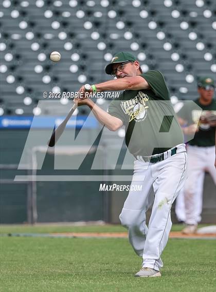 Thumbnail 1 in Valley Mills vs. Shiner (UIL 2A Baseball Final) photogallery.