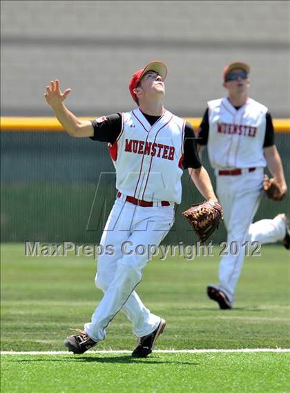 Thumbnail 2 in Muenster vs. Dodd City (UIL 1A Region 2 Quarterfinal Playoff) photogallery.
