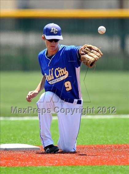 Thumbnail 1 in Muenster vs. Dodd City (UIL 1A Region 2 Quarterfinal Playoff) photogallery.