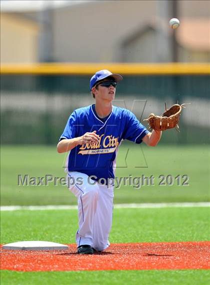 Thumbnail 3 in Muenster vs. Dodd City (UIL 1A Region 2 Quarterfinal Playoff) photogallery.