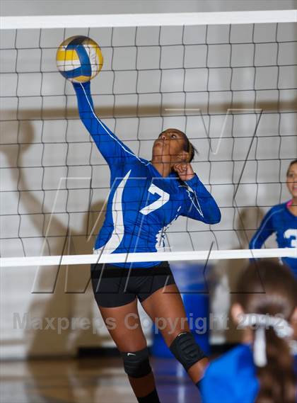 Thumbnail 2 in Turlock Christian vs. Waterford photogallery.