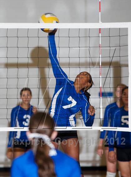 Thumbnail 3 in Turlock Christian vs. Waterford photogallery.