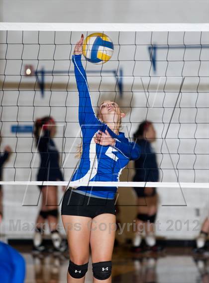 Thumbnail 3 in Turlock Christian vs. Waterford photogallery.