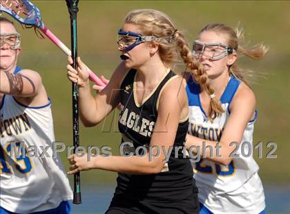 Thumbnail 2 in Trumbull @ Newtown (CIAC Class L 1st Round) photogallery.