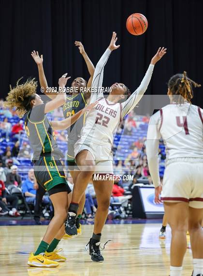 Thumbnail 2 in Pearland vs. DeSoto (UIL 6A Basketball State Semifinal) photogallery.