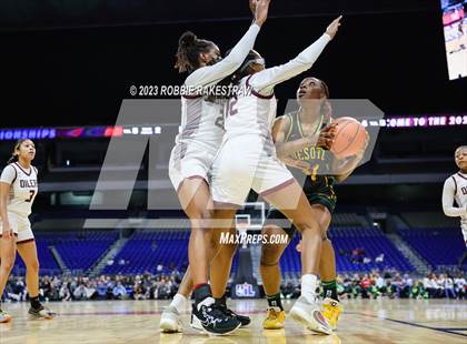 Thumbnail 3 in Pearland vs. DeSoto (UIL 6A Basketball State Semifinal) photogallery.