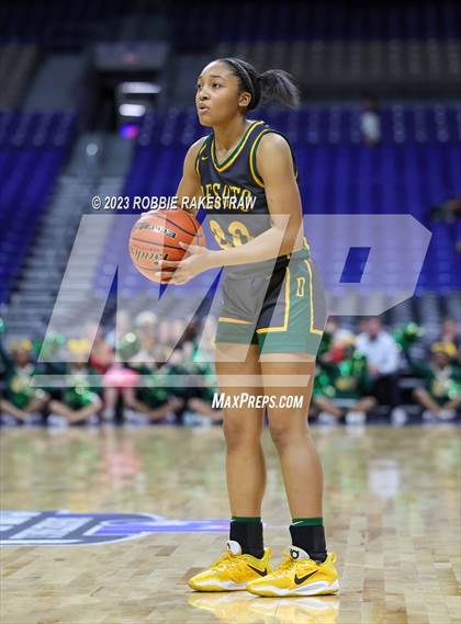 Thumbnail 2 in Pearland vs. DeSoto (UIL 6A Basketball State Semifinal) photogallery.