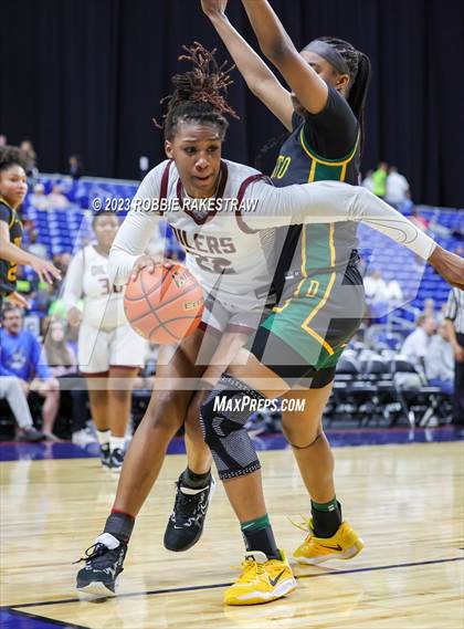 Thumbnail 2 in Pearland vs. DeSoto (UIL 6A Basketball State Semifinal) photogallery.
