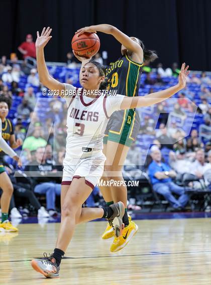 Thumbnail 2 in Pearland vs. DeSoto (UIL 6A Basketball State Semifinal) photogallery.