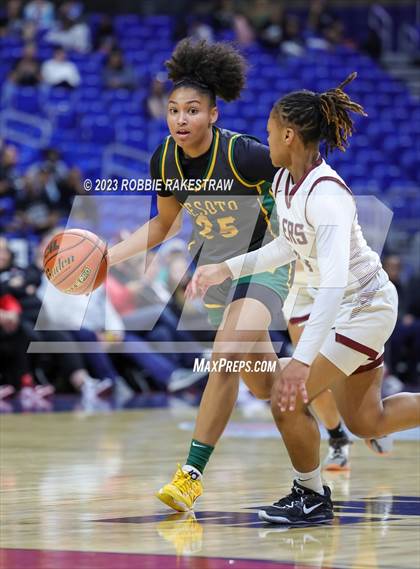 Thumbnail 1 in Pearland vs. DeSoto (UIL 6A Basketball State Semifinal) photogallery.