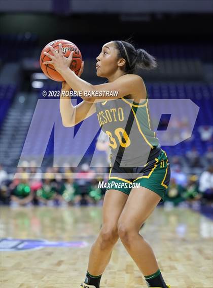 Thumbnail 2 in Pearland vs. DeSoto (UIL 6A Basketball State Semifinal) photogallery.