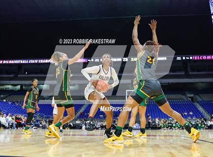 Thumbnail 2 in Pearland vs. DeSoto (UIL 6A Basketball State Semifinal) photogallery.