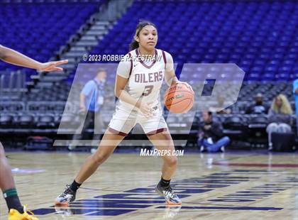 Thumbnail 2 in Pearland vs. DeSoto (UIL 6A Basketball State Semifinal) photogallery.