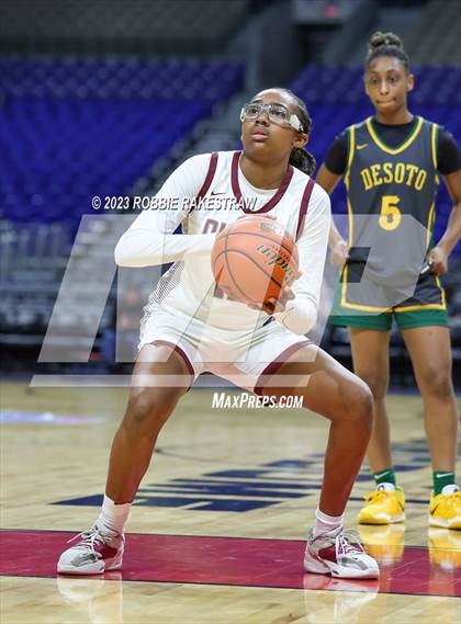 Thumbnail 3 in Pearland vs. DeSoto (UIL 6A Basketball State Semifinal) photogallery.