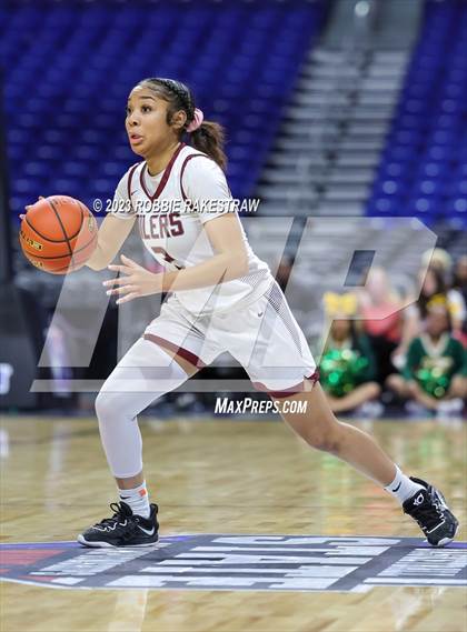 Thumbnail 2 in Pearland vs. DeSoto (UIL 6A Basketball State Semifinal) photogallery.