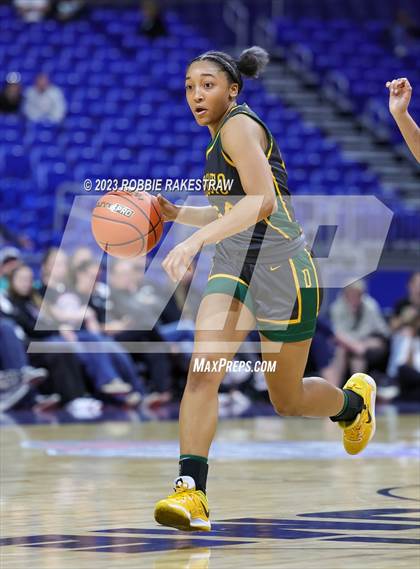 Thumbnail 3 in Pearland vs. DeSoto (UIL 6A Basketball State Semifinal) photogallery.