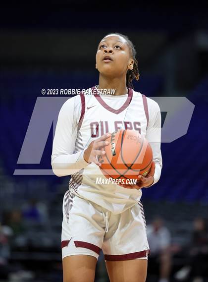 Thumbnail 1 in Pearland vs. DeSoto (UIL 6A Basketball State Semifinal) photogallery.