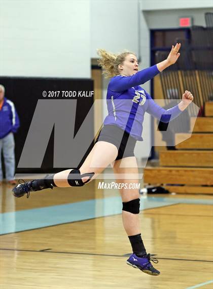 Thumbnail 1 in Coginchaug Regional vs. Lyman Memorial (CIAC Class S Semifinal) photogallery.