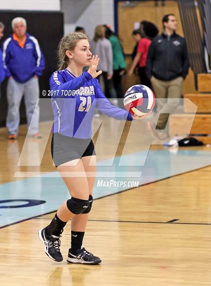 Thumbnail 3 in Coginchaug Regional vs. Lyman Memorial (CIAC Class S Semifinal) photogallery.
