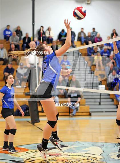 Thumbnail 2 in Coginchaug Regional vs. Lyman Memorial (CIAC Class S Semifinal) photogallery.