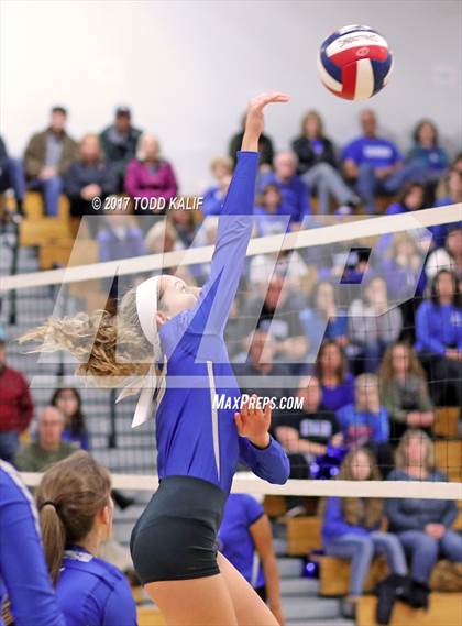 Thumbnail 1 in Coginchaug Regional vs. Lyman Memorial (CIAC Class S Semifinal) photogallery.