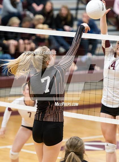 Thumbnail 1 in Erie @ Cheyenne Mountain (CHSAA 4A Region 3) photogallery.