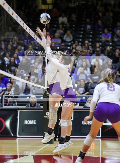 Thumbnail 3 in Beckville vs. Thrall (UIL Volleyball 2A Finals) photogallery.