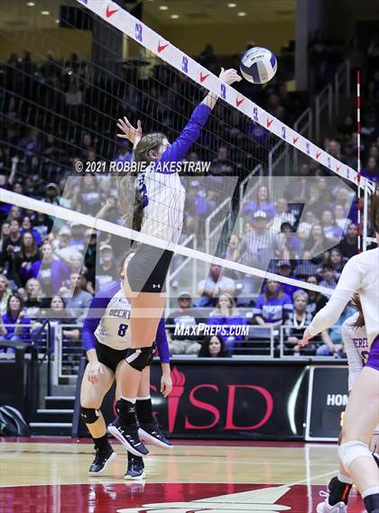 Thumbnail 1 in Beckville vs. Thrall (UIL Volleyball 2A Finals) photogallery.