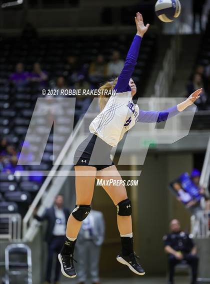 Thumbnail 3 in Beckville vs. Thrall (UIL Volleyball 2A Finals) photogallery.