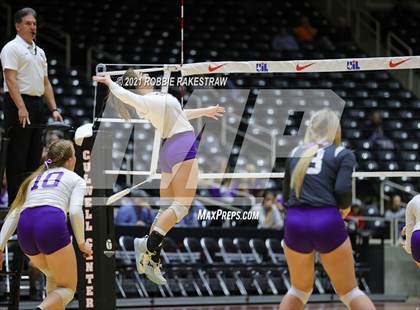 Thumbnail 1 in Beckville vs. Thrall (UIL Volleyball 2A Finals) photogallery.