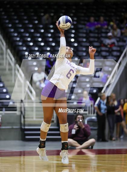 Thumbnail 3 in Beckville vs. Thrall (UIL Volleyball 2A Finals) photogallery.