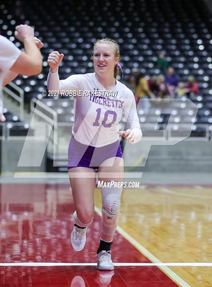 Thumbnail 1 in Beckville vs. Thrall (UIL Volleyball 2A Finals) photogallery.