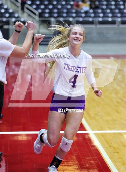 Thumbnail 2 in Beckville vs. Thrall (UIL Volleyball 2A Finals) photogallery.